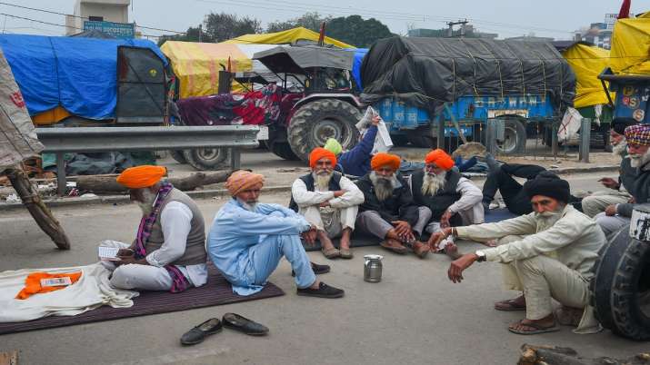 kisan andolan farmers enjoying chicken biryani dry fruits says BJP MLA 'चिकन बिरयानी और ड्राई फ्रूट्स का मजा ले रहे हैं तथाकथित किसान, हो रही है बर्ड फ्लू फैलाने की साजिश'